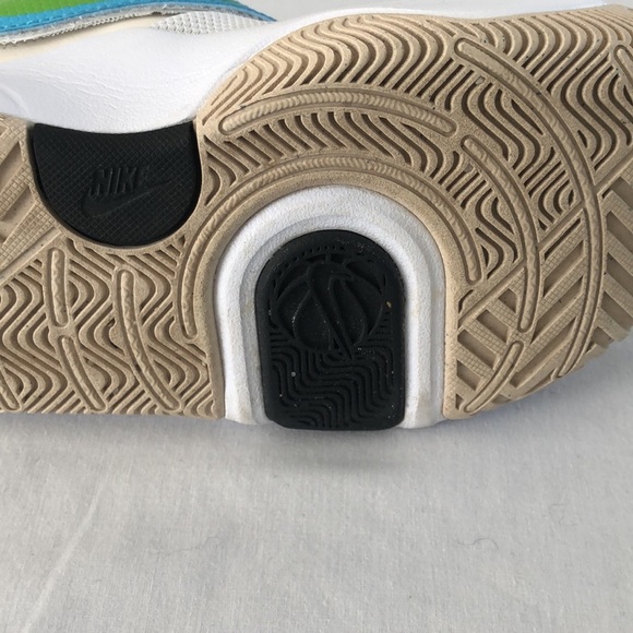 Nike hustle D 11 kids basketball sneakers Sz US 5 Y - Picture 6 of 12